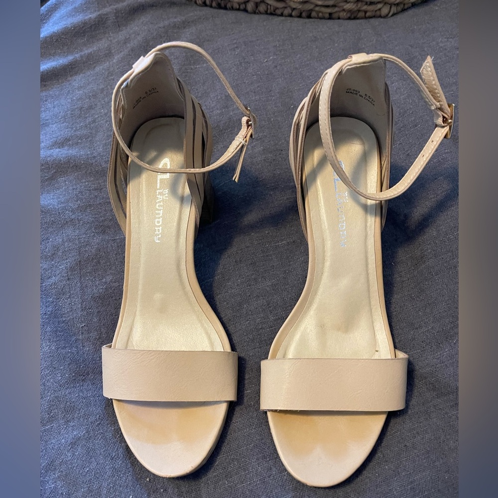 Block heel sandals